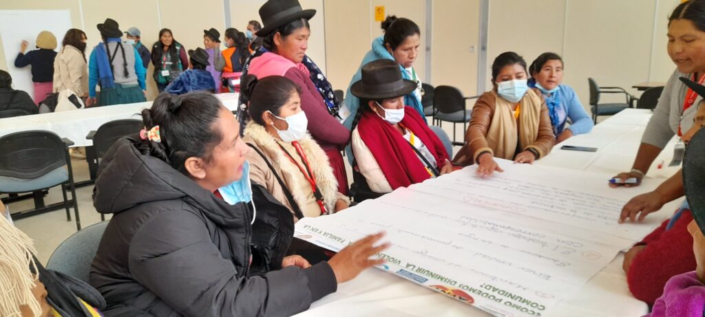 mujeres reunidas